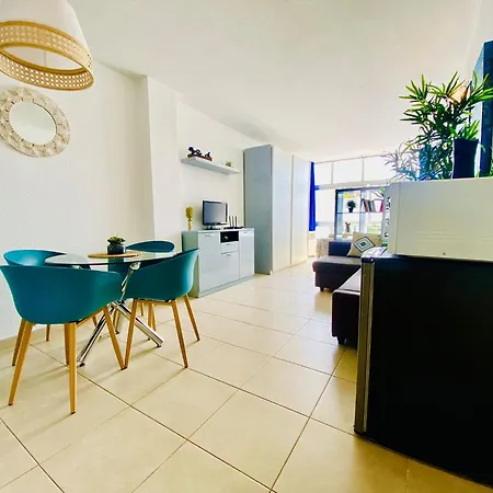 Διαμέρισμα Golden Wave 1 *